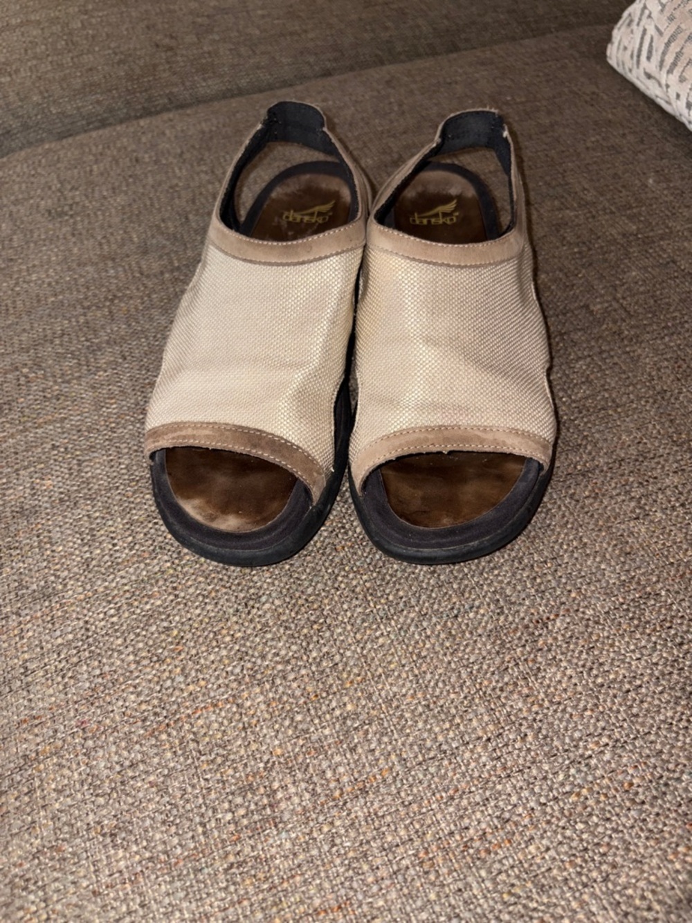 Dansko Women’s Leather Trimmed Open-Toe Canvas Sandals in Beige EUC 38